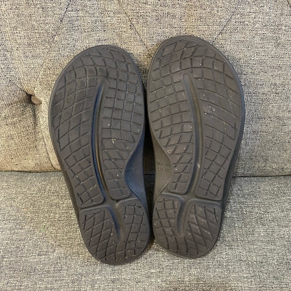 OOFOS OOahh Men's Classic Black Slide Sandals - Picture 7 of 8